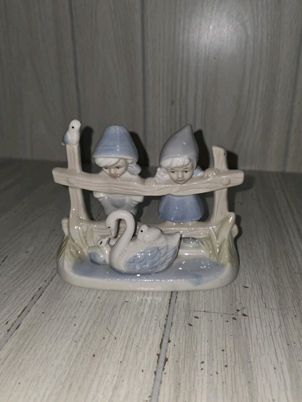 Vtg Porcelain Figurine Dutch Boy & Girl Swan baby Blue & White Vintage Artmark